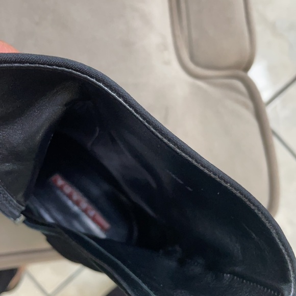 PRADA - Picture 8 of 15